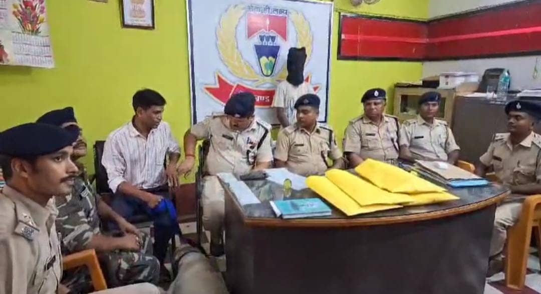 साहिबगंज पुलिस ने 24 घंटे के अंदर किया बच्ची के साथ दुष्कर्म और हत्या का खुलासा, तीन नाबालिग सहित चार आरोपियों को किया गिरफ्तार