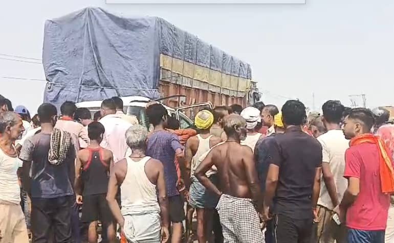 जमुई: बच्चा देने से किया इंकार तो सनकी पति ने पत्नी पर चाकू से किया वार, देखिए वीडियो