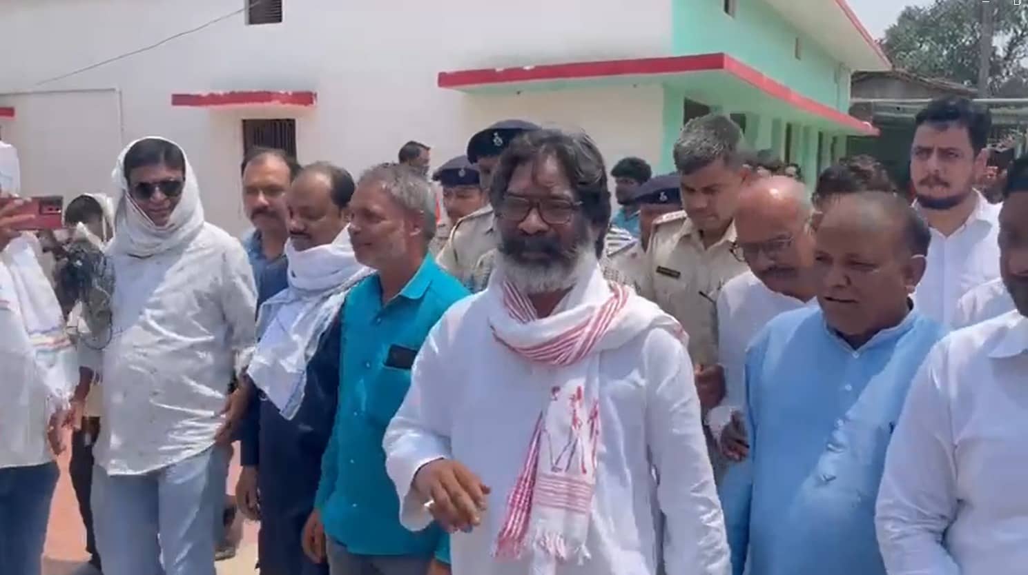 पूर्व सीएम की बेल के लिए झारखंड हाईकोर्ट ने रखी यह शर्त, इन शर्तों को मानने के बाद ही जेल से बाहर आएंगे हेमंत सोरेन