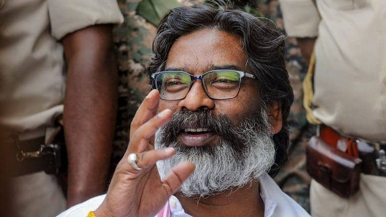 हेमंत सोरेन और भाजपा की सक्रियता बता रही कि झारखंड में समय से पहले होंगे विधानसभा चुनाव!