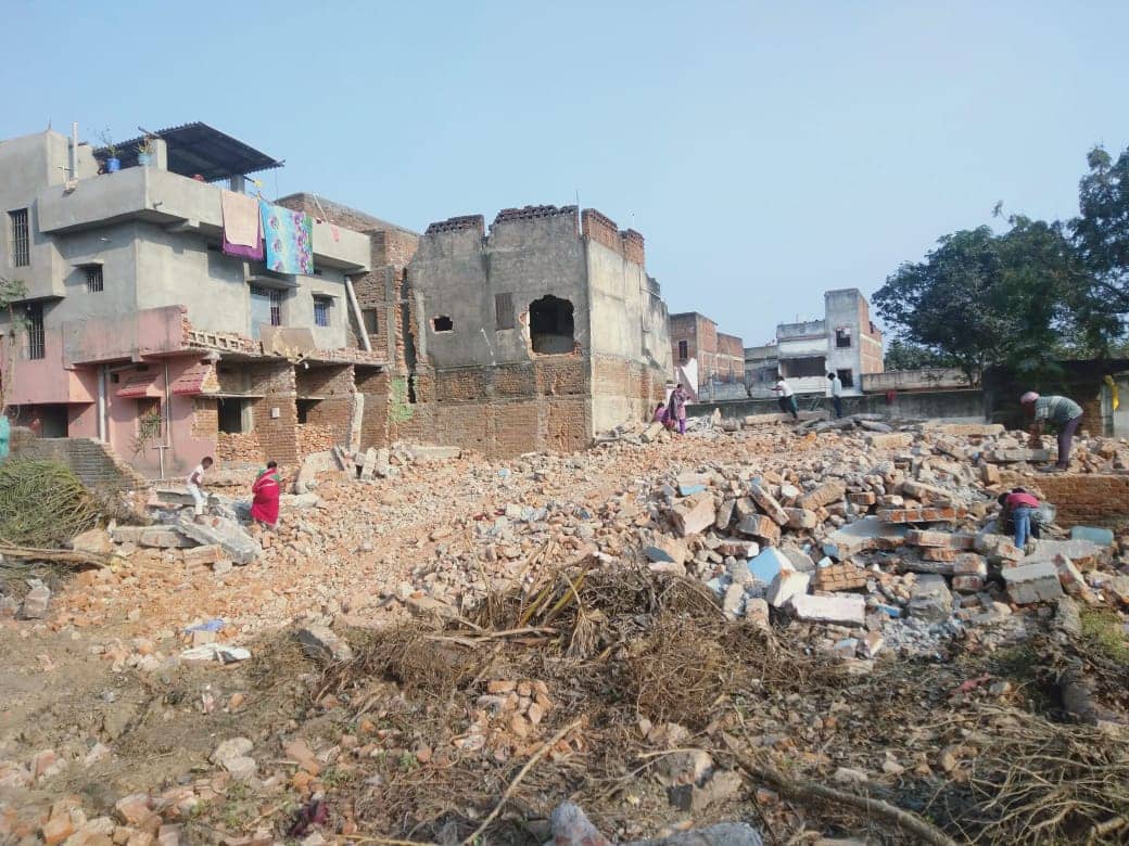 झुंमरी तिलैया में तोड़े गए  सुपर मार्केट, जैन भवन, यह है मामला