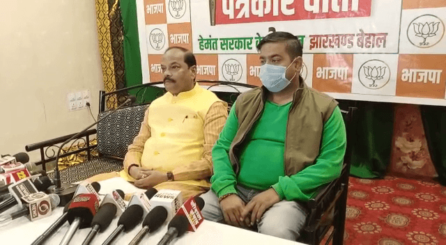 हेमंत सरकार की उपलब्धियों पर रघुवर दास ने उठाए सवाल