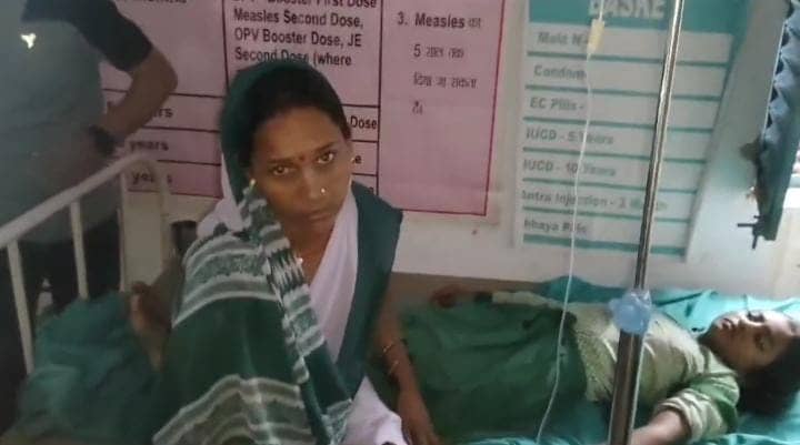 गढ़वा: सेप्टिक टैंक में गैस रिसाव से सरकारी स्कूल की चार छात्राए बेहोश,आनन फानन में किया गया इलाज