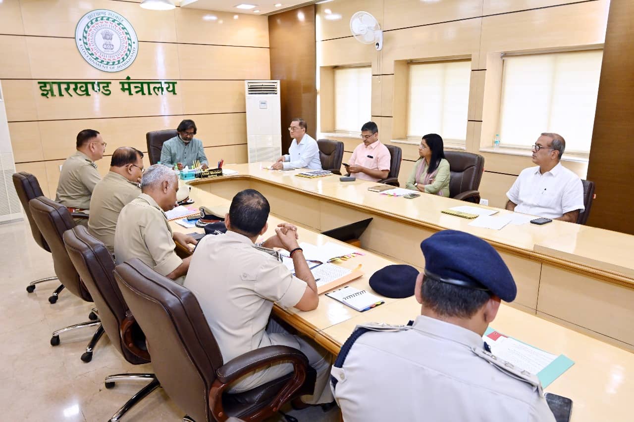 GOOD NEWS:हेमंत ने खोला नौकरी का पिटारा,तीस हजार खाली पदों को भरने की प्रक्रिया शुरू