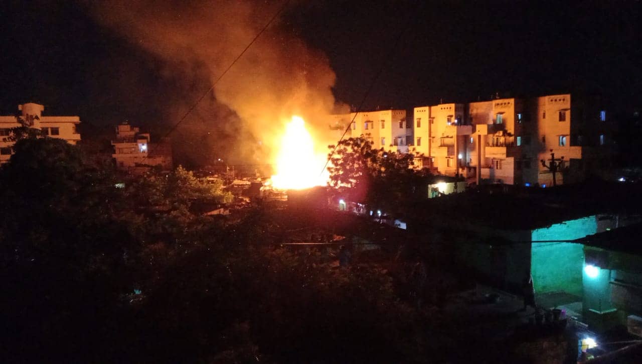 PATNA NEWS : खाना बनाते समय सिलेंडर हुआ ब्लास्ट, 10 घरों को पहुंचा नुकसान