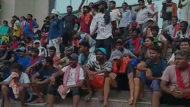 श्रावणी मेला से पहले सफाई कर्मियों का हड़ताल, जिला प्रशासन के लिए बनी नई परेशानी