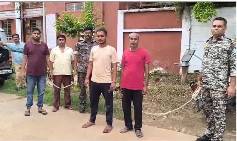 अवैध तरीके से लॉटरी बेचने के जुर्म में 4 गिरफ्तार, 40 हजार का लॉटरी टिकट जब्त