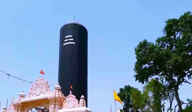 अगर नहीं जा पा रहे देवघर, तो इस सावन करें 108 फीट ऊंचे नर्मदेश्वर शिवलिंग के साथ 12 ज्योर्तिलिंगो के दर्शन