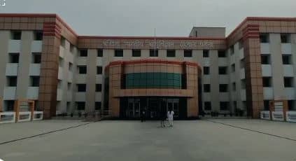 NEET SCAM :  पटना एम्स के तीन मेडिकल स्टूडेंटस सीबीआई के हिरासत में, पूछताछ जारी