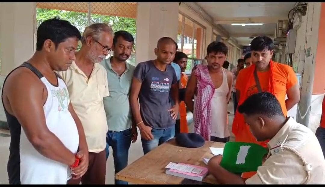 दुमका: नीचे झूल रहा था बिजली का तार, जरा सी लापरवाही से चली गयी पश्चिम बंगाल के कांवरिया की जान