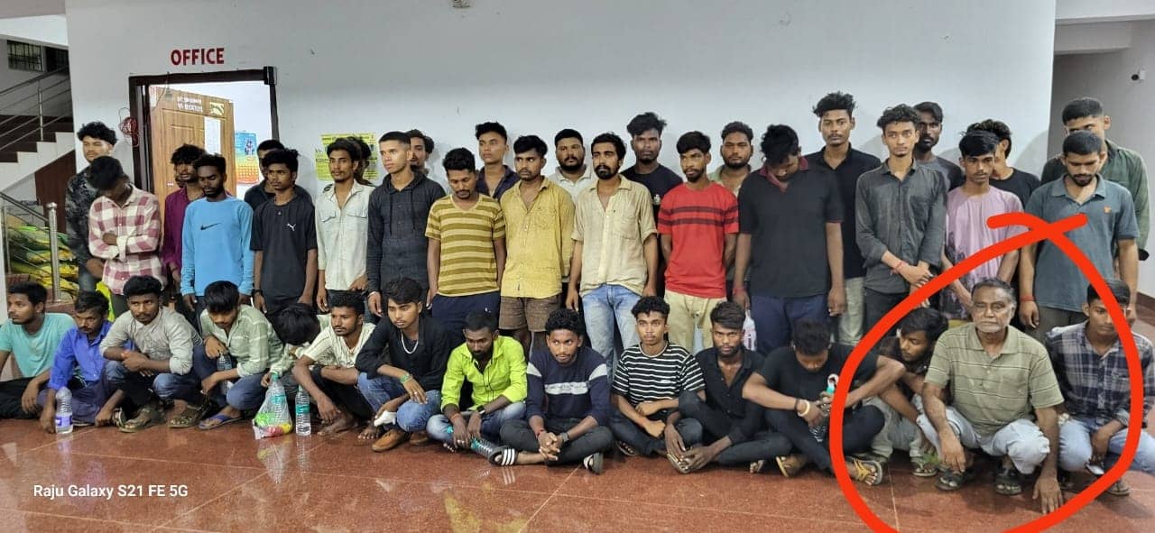 दुमका से बड़ी खबर : जमीन विवाद में मारपीट व गोलीबारी मामले में पुलिस ने बड़ी करवाई करते हुए एक साथ 42 अभियुक्तों को भेजा जेल