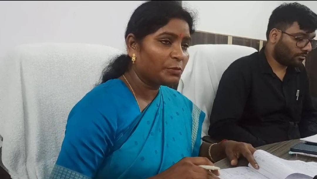 दुमका: बैठक में नहीं पहुंचे डीसी तो नाराज हुई राष्ट्रीय अनुसूचित जनजाति आयोग की सदस्य डॉ आशा लकड़ा, आयोग से की शिकायत, कार्रवाई की अनुशंसा 