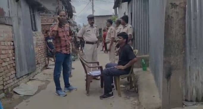 अवैध संबंध के शक में पत्नी को उतारा मौत के घाट, थाने में जाकर पति ने किया सरेंडर