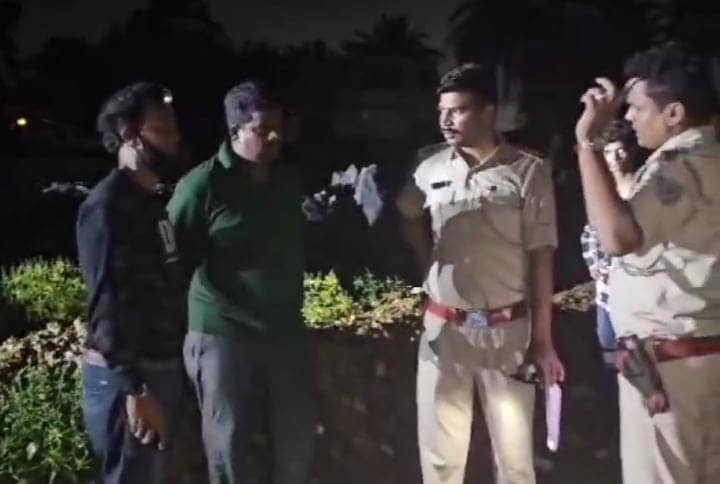 लौहनगरी में अपराधियों का तांडव जारी! लहूलुहान अवस्था में युवक का शव मिलने से मची सनसनी, पुलिस ने हत्या की जताई आशंका