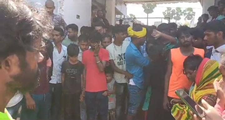 Bihar News: शौचालय टंकी खोलने के दौरान दम घुटने से दो मजदूरों की मौत, परीवार में मचा कोहराम