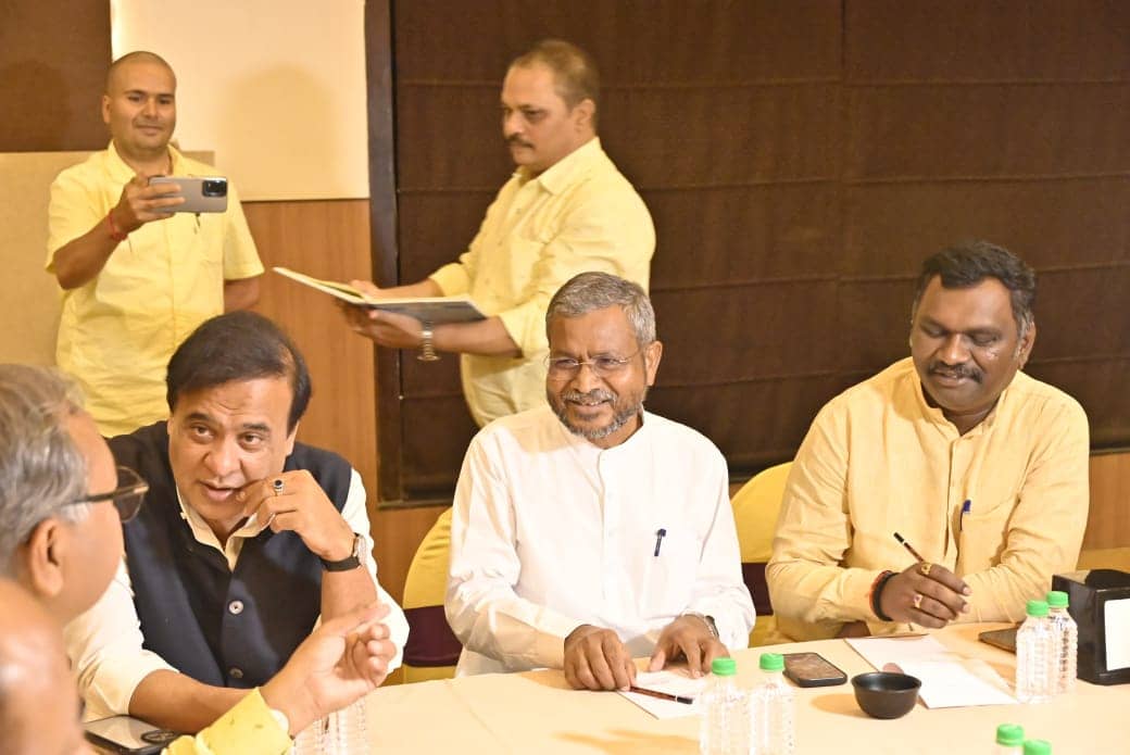 देर रात भाजपा की बड़ी बैठक, विधानसभा सत्र के साथ साथ कई बिंदुओं पर मंथन,असम के CM हिमंता बिस्वा सरमा  भी मौजूद