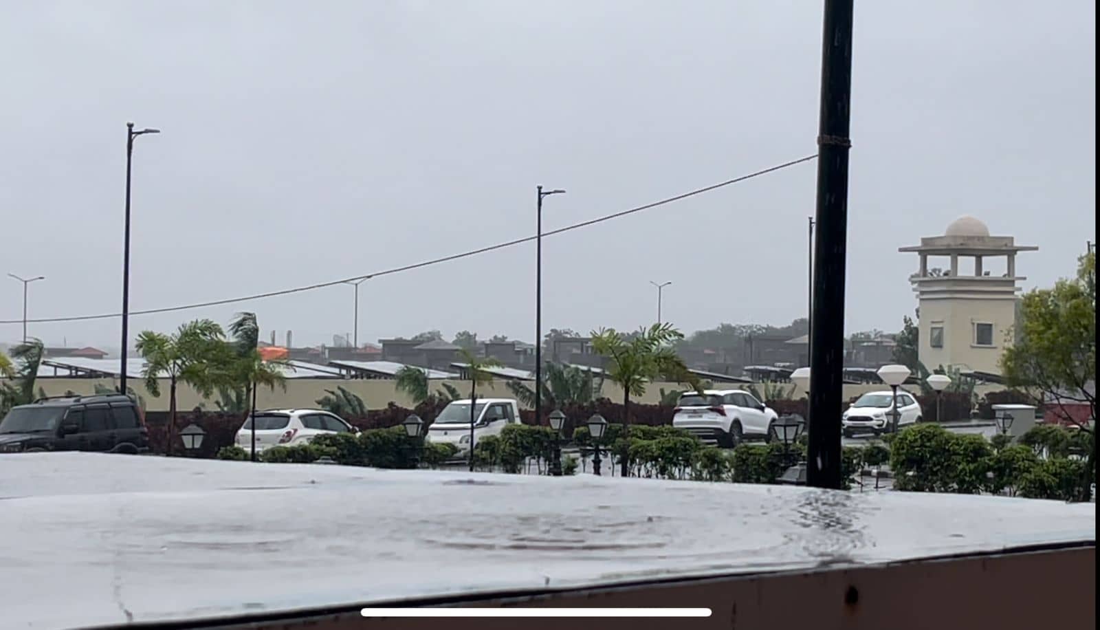 Big Breaking : अलर्ट पर झारखंड,तेज हवा के साथ मूसलाधार बारिश की संभावना, सभी स्कूल बंद रखने का निर्देश