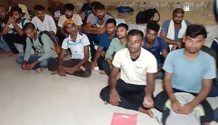 BIG NEWS-बिहार सिपाही भर्ती परीक्षा: खगड़िया के विवाह भवन में जमा हुए थे अभ्यर्थी, पुलिस ने बरामद किए आंसर व ओएमआर सीट, हिरासत में कई लोग