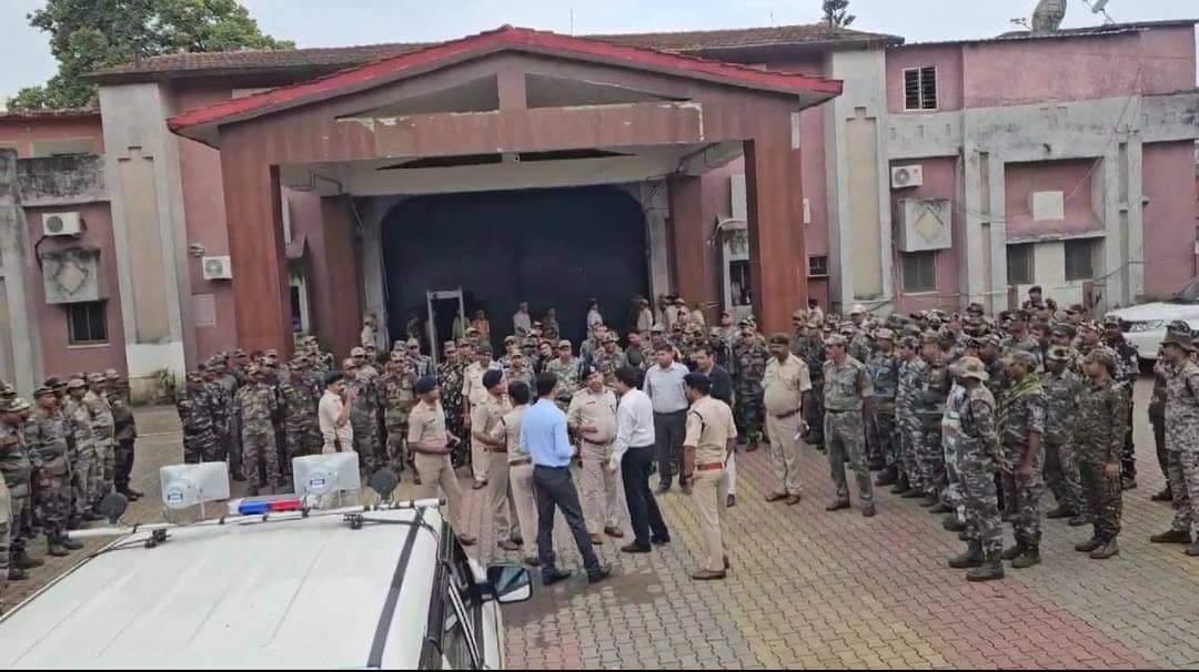 रांची: बिरसा मुंडा सेंट्रल जेल में प्रशासन की छापेमारी, कैदियों में हड़कंप, जानिए छापेमारी में क्या खास मिला