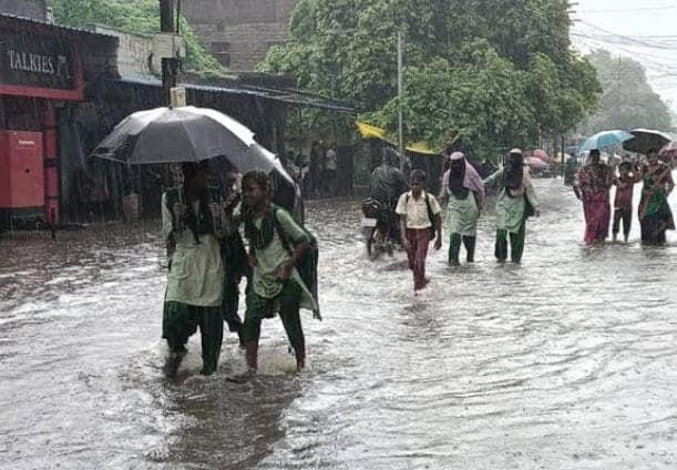 Weather Alert: झारखंड के कई हिस्सों में आज भी गरज के साथ बारिश होगी,  IMD ने आसमानी बिजली से किसानों को सचेत रहने की हिदायत दी है