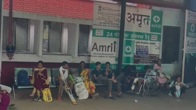 रांची: जूनियर डॉक्टरों का हड़ताल का असर ओपीडी में दिखा, बिना इलाज कराए लौटे मरीज