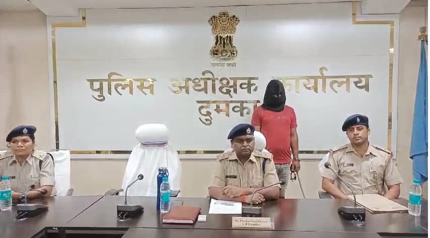 DUMKA : महिला के अधजले शव की हुई पहचान, शादी में बाधक बन रही थी महिला तो प्रेमी ने कर दी हत्या