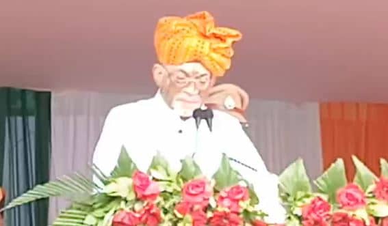 78वें स्वतंत्रता दिवस पर राज्यपाल ने  उपराजधानी दुमका में किया ध्वजारोहण, पढ़ें सरकार के कामकाज पर क्या कहा