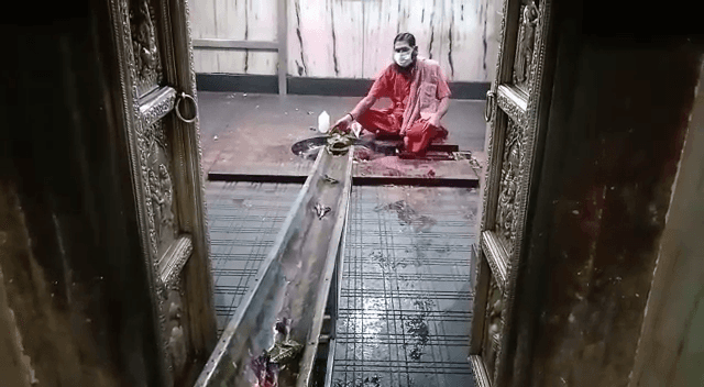 बाबा बासुकीनाथ मंदिर में स्पर्श पूजा पर लगी रोक, अरघा से होगा जलाभिषेक