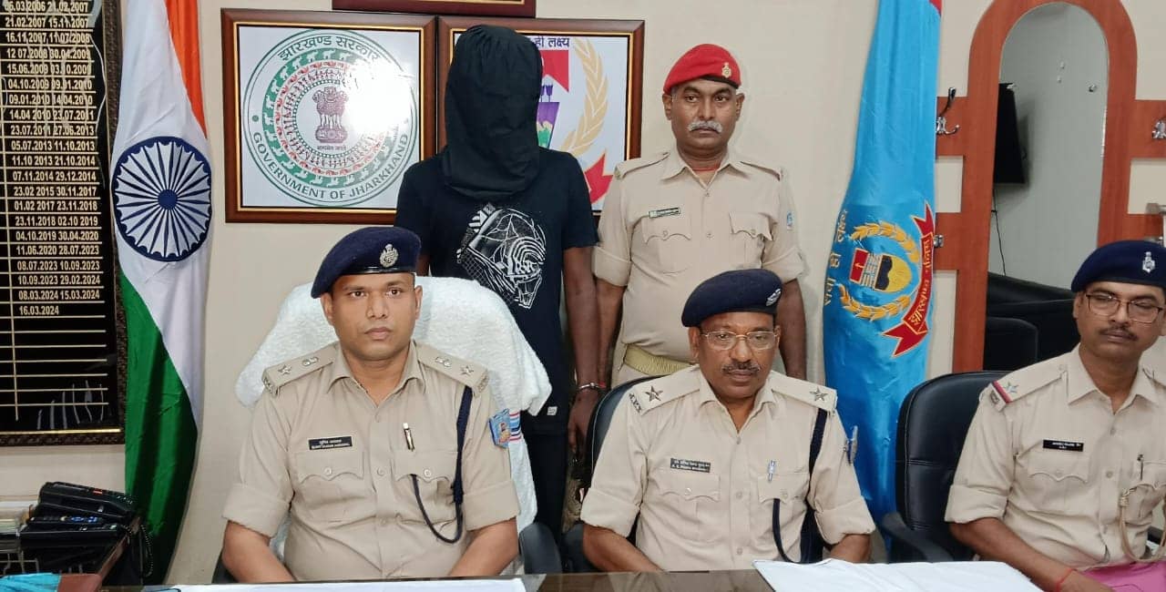 रांची: हथियार लहरा कर मांगने पहुंचा रंगदारी,पुलिस ने गिरफ्तार कर भेज दिया जेल,हथियार भी बरामद   