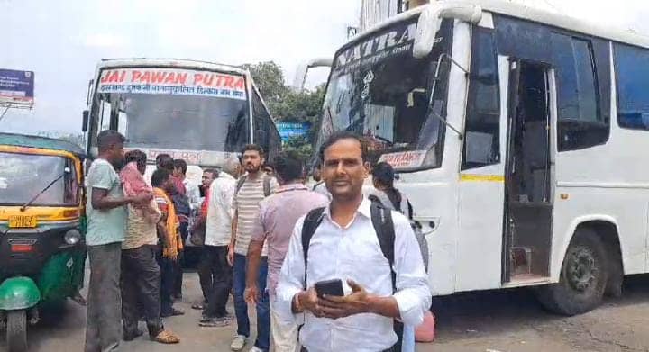 जमशेदपुर में भारत बंद का दिख रहा असर, लंबी दूरी की बस का परिचालन ठप, लोगों की बढ़ी परेशानी