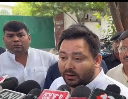 Bihar News:आरक्षण के मुद्दे पर तेजस्वी का केंद्र पर निशाना, कहा-आरक्षण विरोधी है सरकार