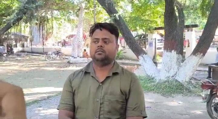 Bihar :पत्नी की शिकायत लेकर थाने पहुंचा महिला पुलिसकर्मी का पति, अवैध संबंध का लगाया आरोप, पढ़े फिर पुलिस ने क्या किया