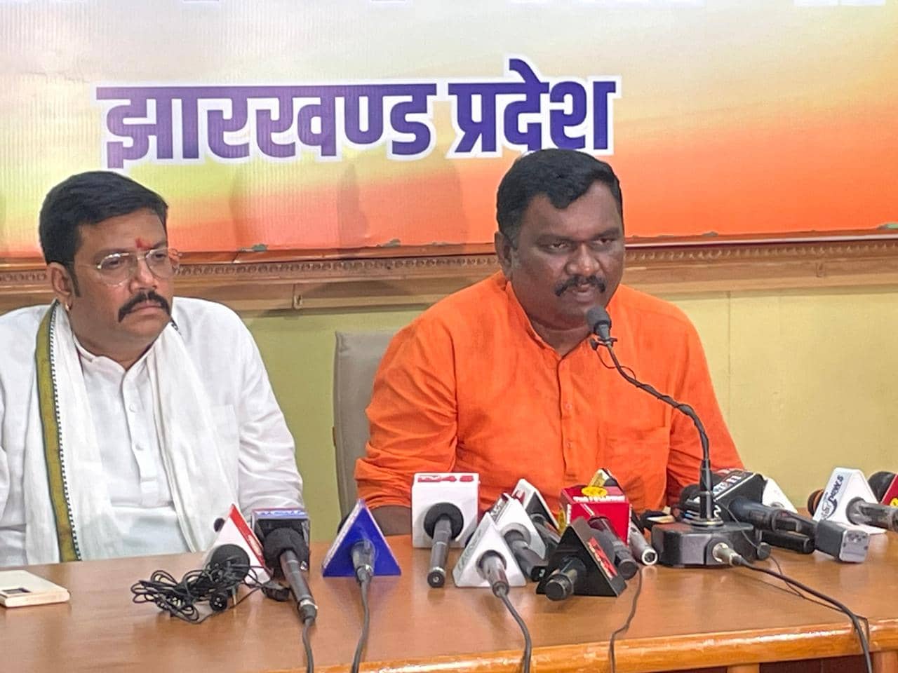 भाजयुमो की आक्रोश रैली पर बोले अमर बाउरी, आतंकियों पर छोड़ा जाने वाला जहरीला गैस को युवाओं पर छोड़ा गया