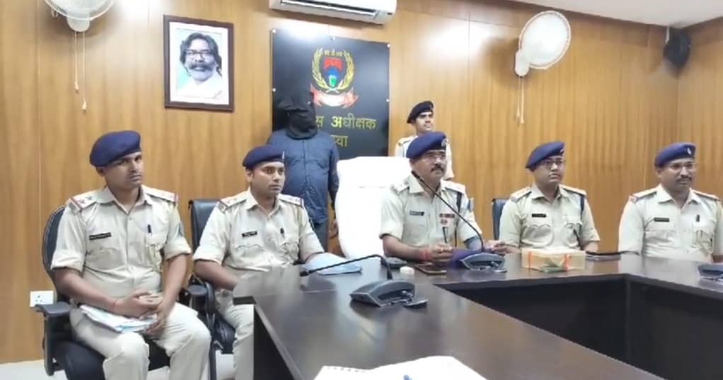 गढ़वा में कोड़ा गैंग का मुख्य सरगना दीपक यादव हुआ गिरफ्तार, बिहार-झारखंड में दर्ज हैं एक दर्जन मामले