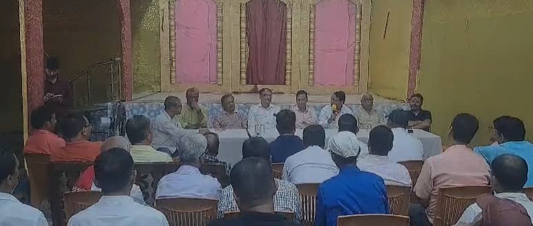 देवघर प्रेस क्लब के पुर्नगठन के लिए आम बैठक का आयोजन,सभी प्रतिष्ठित हिंदी अखबारों के संपादक भी रहे मौजूद