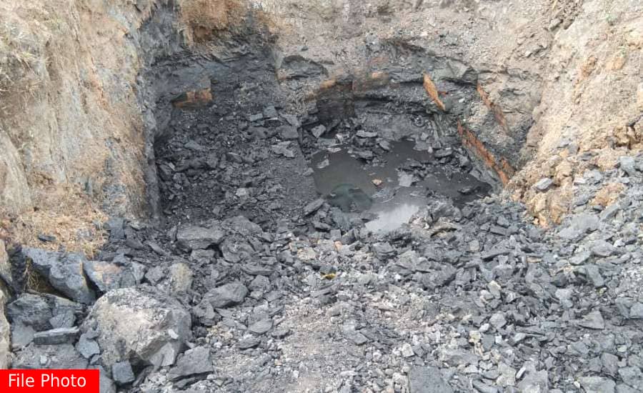 निरसा में अवैध कोयला खनन के दौरान चाल धंसी, एक की मौत