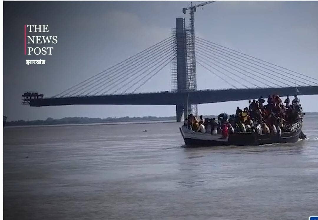 बिहार में मौत के साये के बीच लोग कर रहे सफर, पुल गिरा तो एक साथ जाएगी सैंकड़ों जान, देखिए खौफनाक मंजर 