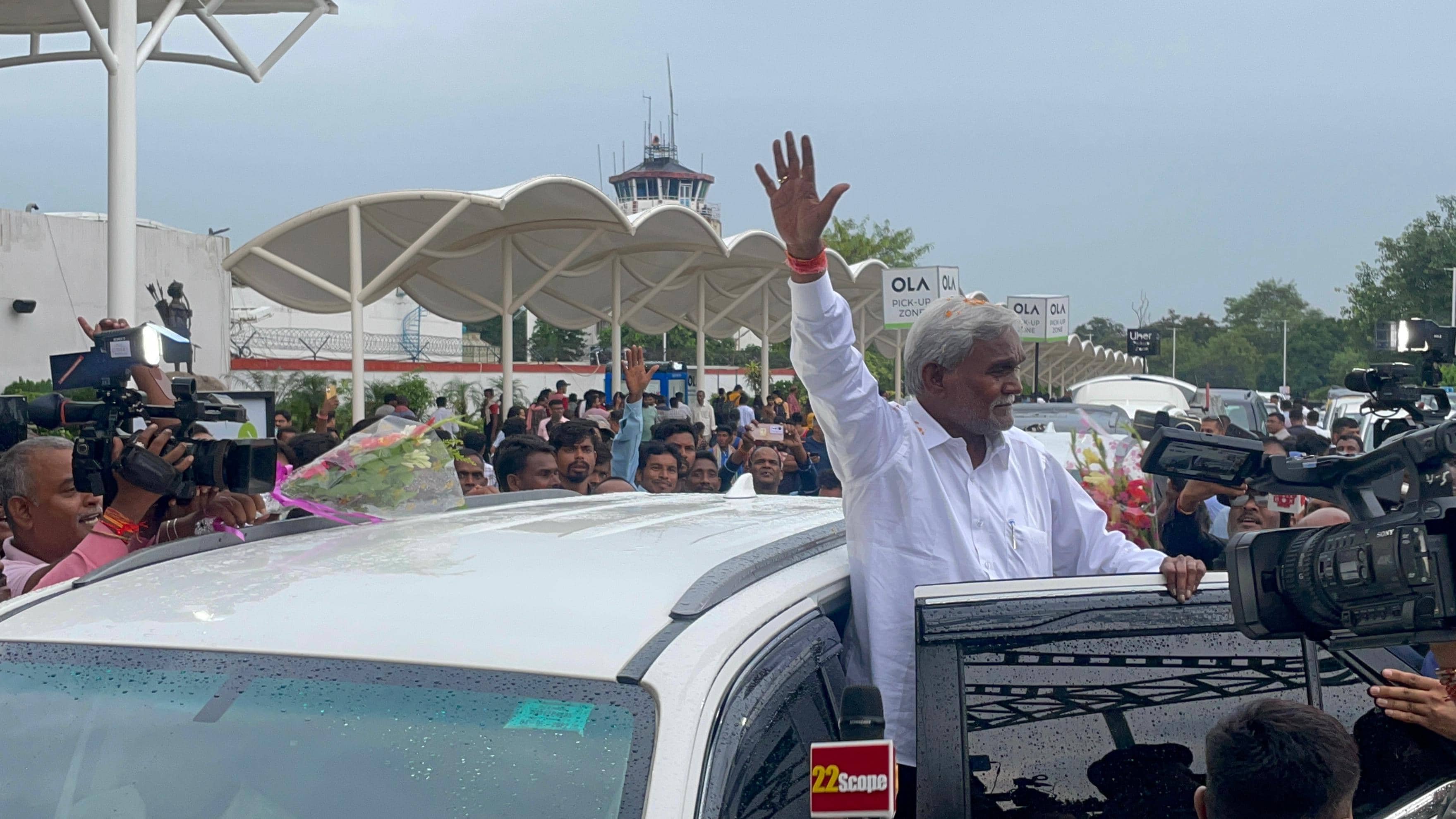 चंपाई ने भावुक पत्र लिख कर झामुमो से दिया इस्तीफा, कहा-आंदोलन के समय गुरुजी के साथ जंगल पहाड़ में खाक छाना अब कठिन निर्णय लेना पड़ा  