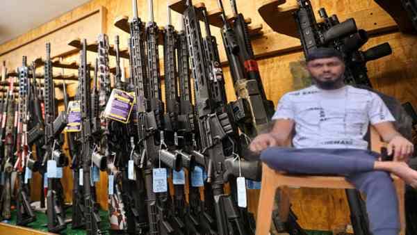 अमन के पास हथियार का जखीरा! पुलिस को खुली चुनौती, सोशल मीडिया में पोस्ट कर लिखा-“मेरे आदमी को कुछ हुआ तो अंजाम बुरा होगा”  