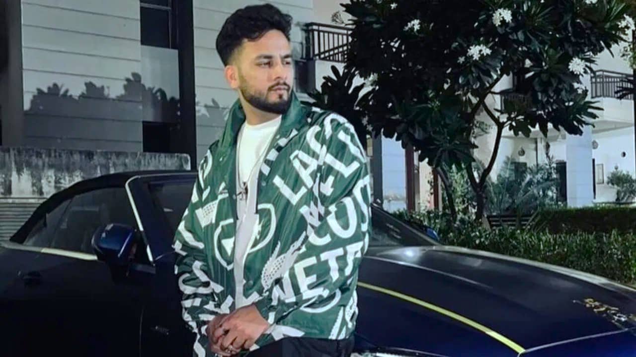 यूट्यूबर से लेकर बिग बॉस ओटीटी विनर, रेव पार्टी और सांप का जहर, जानिए एल्विश यादव की पूरी कहानी