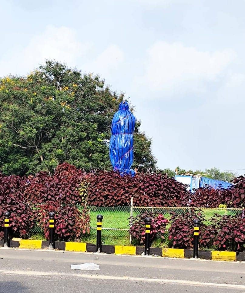 पूर्व राज्यपाल स्वर्गीय कैलाशपति मिश्र की प्रतिमा को ढंक दिया गया, गुस्से में भाजपा नेता 