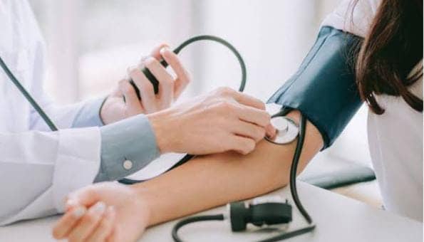 Health Tips:सामान्य से ज्यादा बढ गया है बीपी का पारा, तो करे ये पांच उपाय, हाइपरटेंशन से मिलेगी निजात