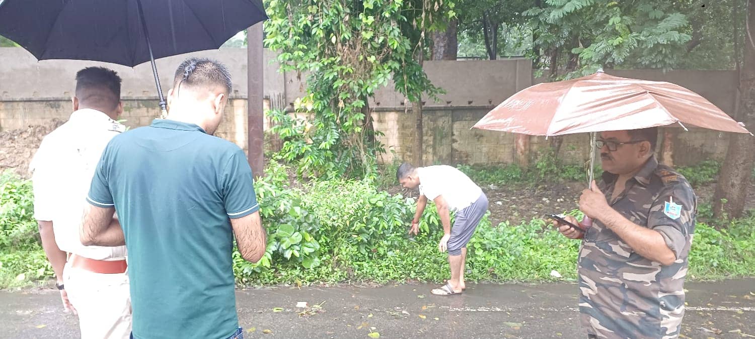 Dhanbad Crime News: धनबाद से पीछा कर रिकवरी एजेंट को गोली मार पांच नहीं,आठ लाख लूटे 