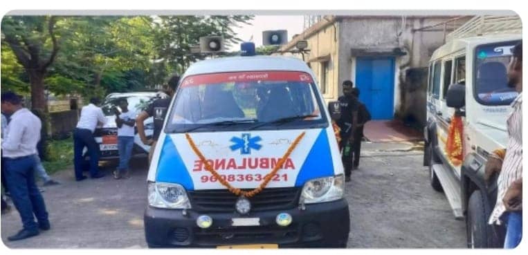 गोविंदपुर में आदिवासी युवती की हत्या के बाद लोग आक्रोशित, विरोध में किया सड़क जाम