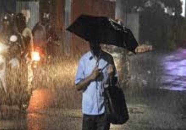 Weather Forecast:झारखंड के इन जिले में आज गरज के साथ बारिश की संभावना, राजधानी में छाये रहेंगे बादल, पढें कब से साफ होगा मौसम