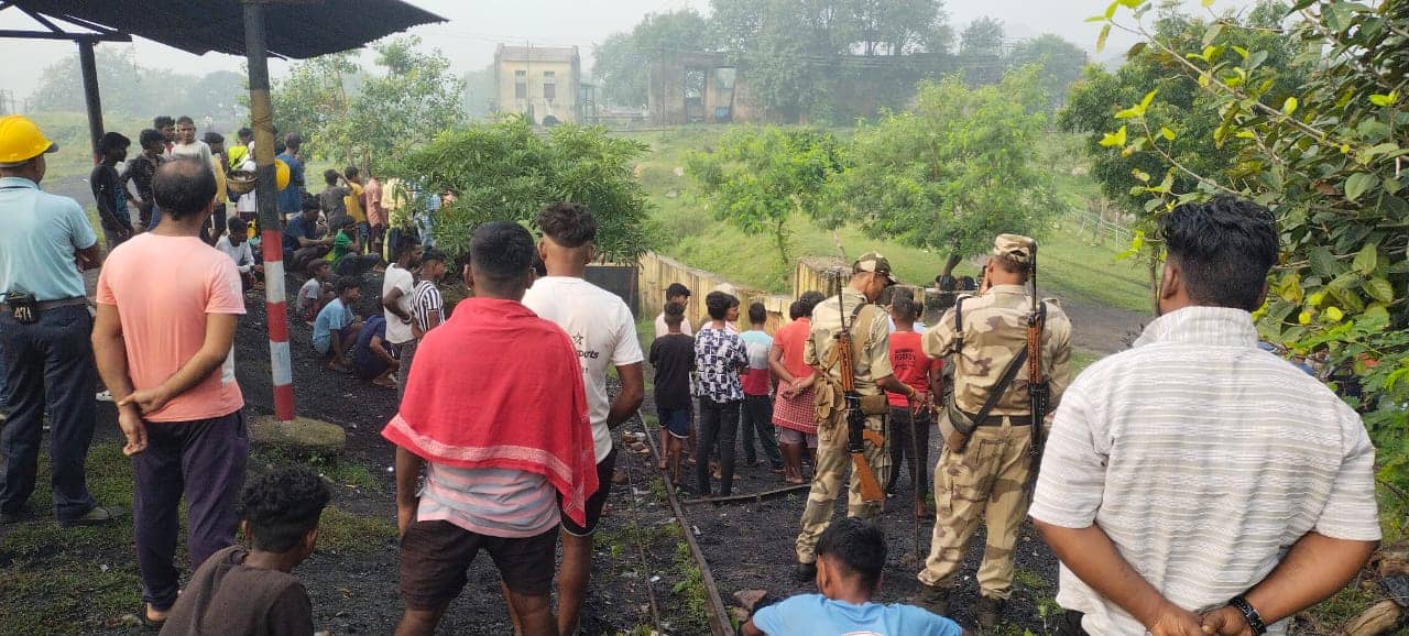 अंदर चोर-बाहर पुलिस : पढ़िए धनबाद में चोर-सिपाही का कैसे चल रहा दिलचस्प खेल !