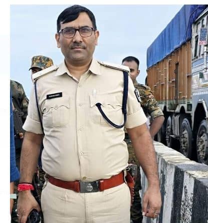 सीतामढ़ी: फंदे से लटका मिला बैरगनिया थानाध्यक्ष का शव, पुलिस महकमे में हड़कंप, आत्महत्या या हत्या की चल रही जांच  