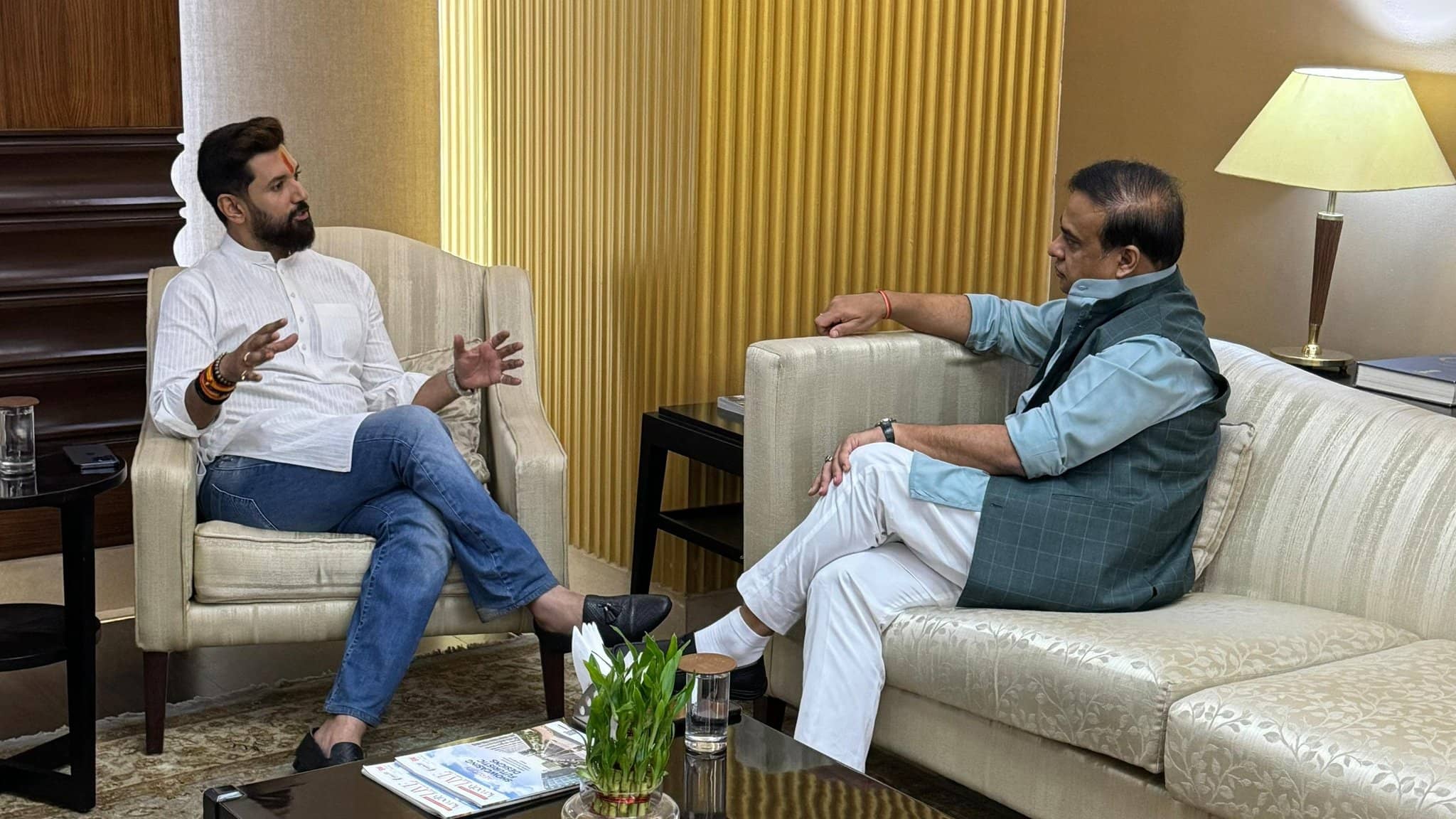 सीट शेयरिंग पर हुई हिमंता बिस्वा सरमा और चिराग पासवान की मुलाकात, NDA के साथ लड़ेगी लोजपा झारखंड में चुनाव!