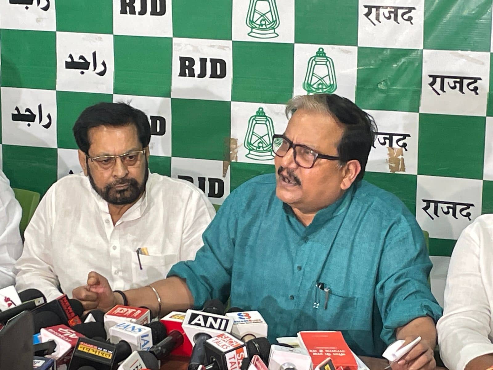 झारखंड चुनाव : RJD ने अपनाया कड़ा रुख 18-20 सीटों पर लड़ेंगे चुनाव, इंडी गठबंधन का बिगाड़ेंगे खेल!