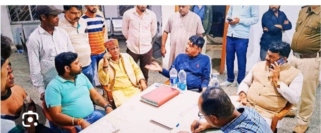 धनबाद के कांग्रेस नेताओं के  "सेल्फ गोल" से क्यों उत्साहित है भाजपा ,पढ़िए इस रिपोर्ट में 